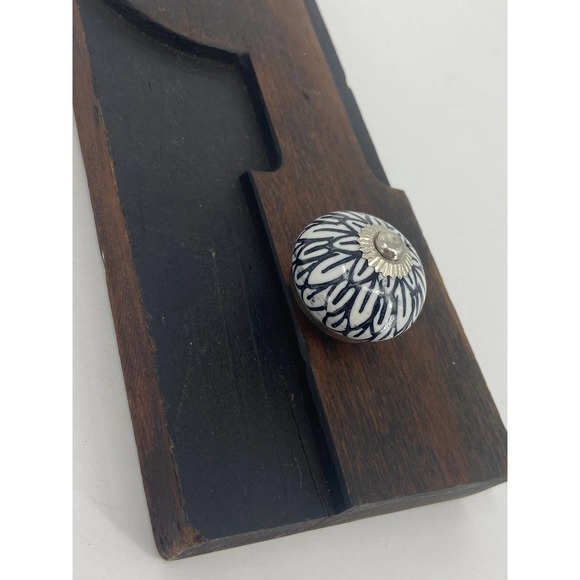 NY Times Antique Print Block Letter "P" Wood Type Repurposed Knob Hanger RARE - Picture 2 of 5